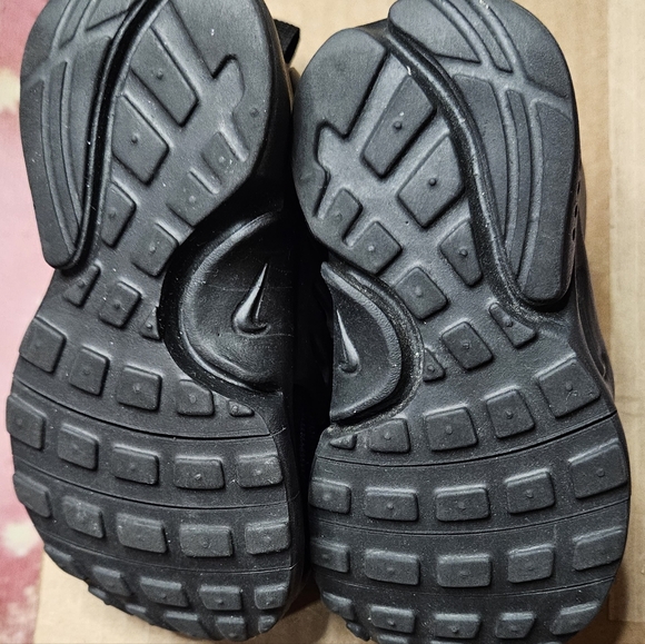 Nike Presto(NWT) - Picture 6 of 7